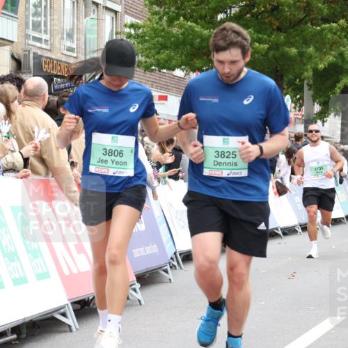 21.09.2025 - PSD Bank Halbmarathon Strokosch-Dieckow http://msf.ph/oto/8935120 21.09.2025 12:34:04 Ziel 2735, 3693, 3806, 3825 meine-sportfotos.de