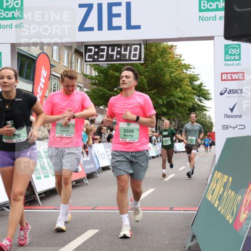 21.09.2025 - PSD Bank Halbmarathon Strokosch-Dieckow http://msf.ph/oto/8935160 21.09.2025 12:34:12 Ziel 1650, 2735, 3509, 3525, 3693, 3697, 3812, 3826, 3862 meine-sportfotos.de