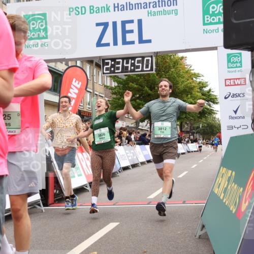21.09.2025 - PSD Bank Halbmarathon Strokosch-Dieckow http://msf.ph/oto/8935171 21.09.2025 12:34:14 Ziel 1650, 2735, 3509, 3525, 3693, 3697, 3812, 3826, 3862 meine-sportfotos.de