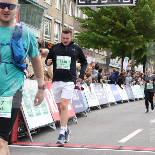 21.09.2025 - PSD Bank Halbmarathon Strokosch-Dieckow http://msf.ph/oto/8935294 21.09.2025 12:35:12 Ziel 1108, 1680, 3167, 3550, 3561, 3802, 3811 meine-sportfotos.de