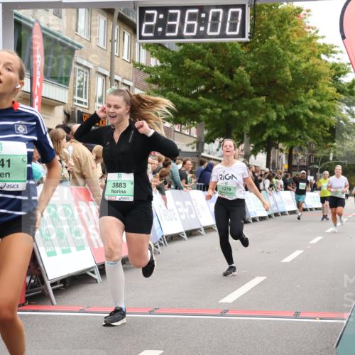 21.09.2025 - PSD Bank Halbmarathon Strokosch-Dieckow http://msf.ph/oto/8935329 21.09.2025 12:35:24 Ziel 1278, 1279, 1341, 3387, 3883 meine-sportfotos.de