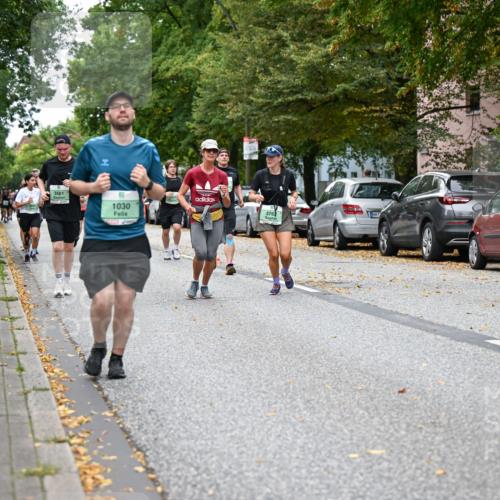 21.09.2025 - PSD Bank Halbmarathon Dr. Thomas Lammeyer http://msf.ph/oto/8935369 21.09.2025 10:58:26 Laufen 3561, 1030, 3762, 4915 meine-sportfotos.de