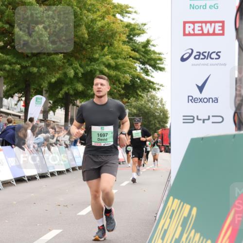 21.09.2025 - PSD Bank Halbmarathon Strokosch-Dieckow http://msf.ph/oto/8935398 21.09.2025 12:35:43 Ziel 1697, 2524, 2647, 3788 meine-sportfotos.de