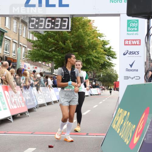 21.09.2025 - PSD Bank Halbmarathon Strokosch-Dieckow http://msf.ph/oto/8935446 21.09.2025 12:35:57 Ziel 3499, 3502, 3650, 3664 meine-sportfotos.de