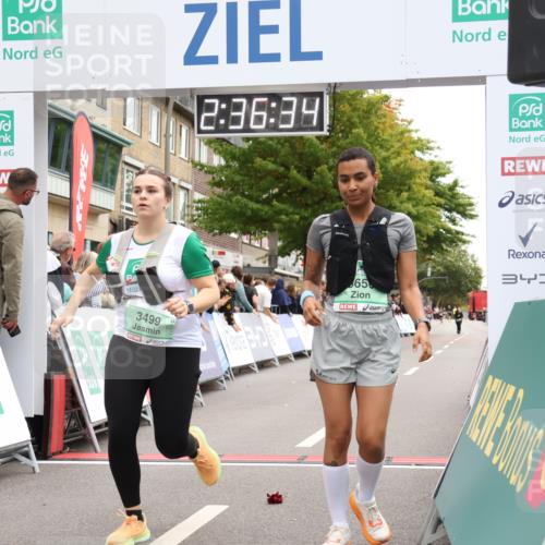 21.09.2025 - PSD Bank Halbmarathon Strokosch-Dieckow http://msf.ph/oto/8935448 21.09.2025 12:35:58 Ziel 3499, 3502, 3650, 3664 meine-sportfotos.de
