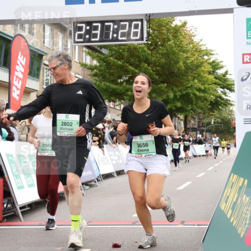 21.09.2025 - PSD Bank Halbmarathon Strokosch-Dieckow http://msf.ph/oto/8935514 21.09.2025 12:36:51 Ziel 2802, 2807, 3656, 3721, 3772 meine-sportfotos.de