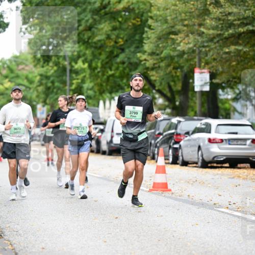 21.09.2025 - PSD Bank Halbmarathon Dr. Thomas Lammeyer http://msf.ph/oto/8936025 21.09.2025 11:00:35 Laufen 3673, 3723, 3797, 3799, 3 meine-sportfotos.de