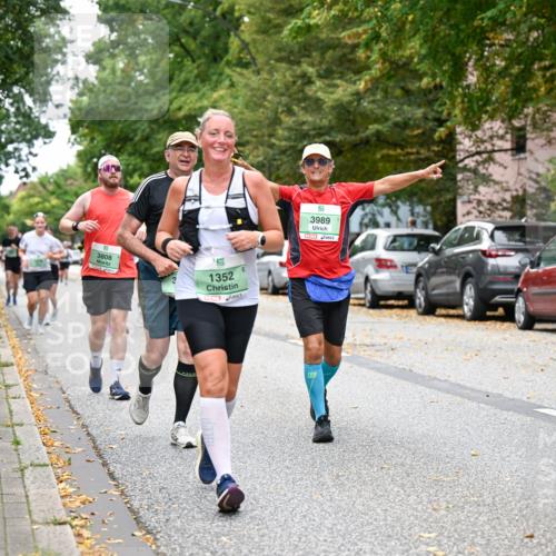 21.09.2025 - PSD Bank Halbmarathon Dr. Thomas Lammeyer http://msf.ph/oto/8936867 21.09.2025 11:03:46 Laufen 3808, 1352, 3989, 4925 meine-sportfotos.de