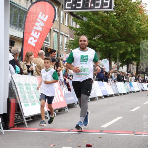21.09.2025 - PSD Bank Halbmarathon Strokosch-Dieckow http://msf.ph/oto/8937914 21.09.2025 12:37:03 Ziel 3035, 3125, 4012 meine-sportfotos.de