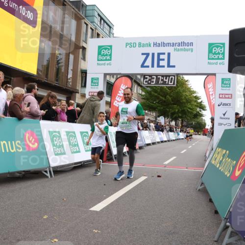 21.09.2025 - PSD Bank Halbmarathon Strokosch-Dieckow http://msf.ph/oto/8937917 21.09.2025 12:37:04 Ziel 3035, 3125, 4012 meine-sportfotos.de