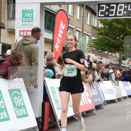 21.09.2025 - PSD Bank Halbmarathon Strokosch-Dieckow http://msf.ph/oto/8937961 21.09.2025 12:38:13 Ziel 3233, 3818, 3865 meine-sportfotos.de