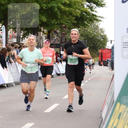 21.09.2025 - PSD Bank Halbmarathon Strokosch-Dieckow http://msf.ph/oto/8937989 21.09.2025 12:38:54 Ziel 3158, 3821, 3861 meine-sportfotos.de