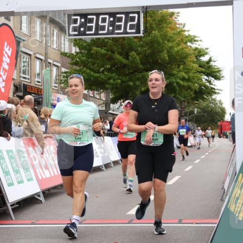 21.09.2025 - PSD Bank Halbmarathon Strokosch-Dieckow http://msf.ph/oto/8937993 21.09.2025 12:38:56 Ziel 3158, 3821, 3861 meine-sportfotos.de