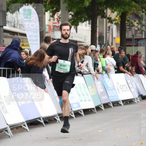 21.09.2025 - PSD Bank Halbmarathon Strokosch-Dieckow http://msf.ph/oto/8938030 21.09.2025 12:39:23 Ziel 3797 meine-sportfotos.de