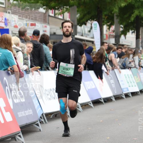 21.09.2025 - PSD Bank Halbmarathon Strokosch-Dieckow http://msf.ph/oto/8938032 21.09.2025 12:39:26 Ziel 3797 meine-sportfotos.de