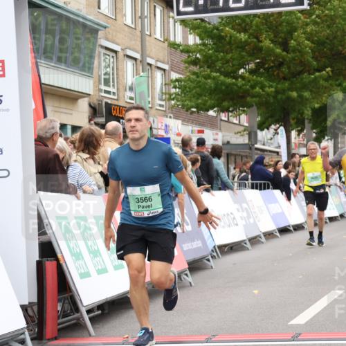 21.09.2025 - PSD Bank Halbmarathon Strokosch-Dieckow http://msf.ph/oto/8938042 21.09.2025 12:39:35 Ziel 2765, 3566, 3623, 3797 meine-sportfotos.de