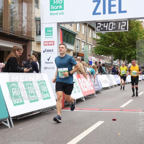 21.09.2025 - PSD Bank Halbmarathon Strokosch-Dieckow http://msf.ph/oto/8938044 21.09.2025 12:39:36 Ziel 2765, 3566, 3623 meine-sportfotos.de