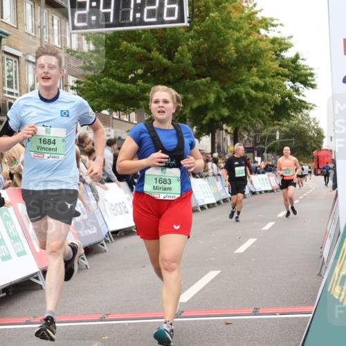 21.09.2025 - PSD Bank Halbmarathon Strokosch-Dieckow http://msf.ph/oto/8938088 21.09.2025 12:40:49 Ziel 1683, 1684 meine-sportfotos.de