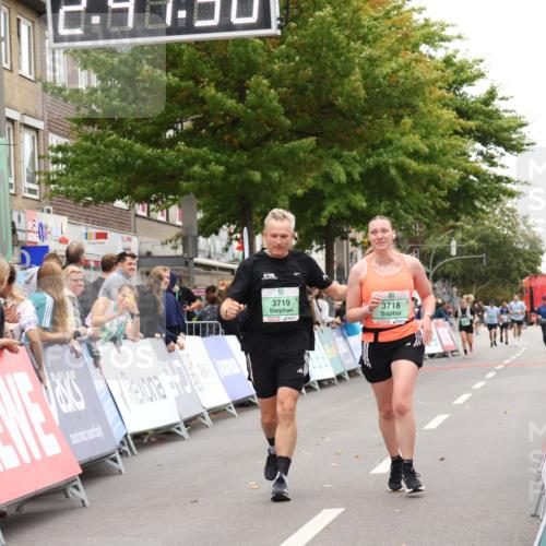 21.09.2025 - PSD Bank Halbmarathon Strokosch-Dieckow http://msf.ph/oto/8938094 21.09.2025 12:40:54 Ziel 1683, 1684, 3718, 3719 meine-sportfotos.de