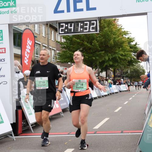 21.09.2025 - PSD Bank Halbmarathon Strokosch-Dieckow http://msf.ph/oto/8938098 21.09.2025 12:40:56 Ziel 1683, 1684, 3718, 3719 meine-sportfotos.de