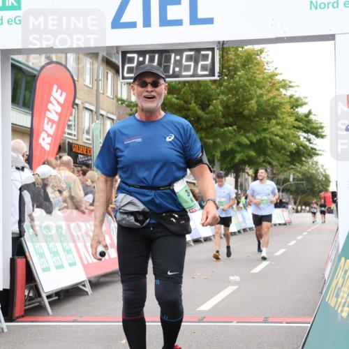 21.09.2025 - PSD Bank Halbmarathon Strokosch-Dieckow http://msf.ph/oto/8938115 21.09.2025 12:41:16 Ziel 1291, 1293, 3459, 3676 meine-sportfotos.de