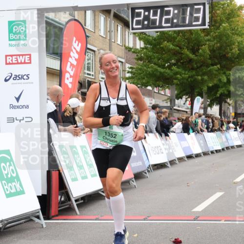 21.09.2025 - PSD Bank Halbmarathon Strokosch-Dieckow http://msf.ph/oto/8938129 21.09.2025 12:41:37 Ziel 1352 meine-sportfotos.de