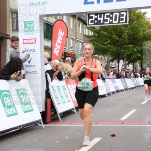 21.09.2025 - PSD Bank Halbmarathon Strokosch-Dieckow http://msf.ph/oto/8938246 21.09.2025 12:44:27 Ziel 1516, 3714, 3744 meine-sportfotos.de