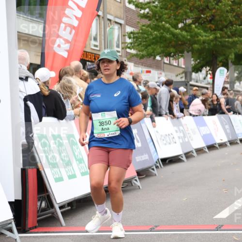 21.09.2025 - PSD Bank Halbmarathon Strokosch-Dieckow http://msf.ph/oto/8938255 21.09.2025 12:44:39 Ziel 3712, 3850 meine-sportfotos.de