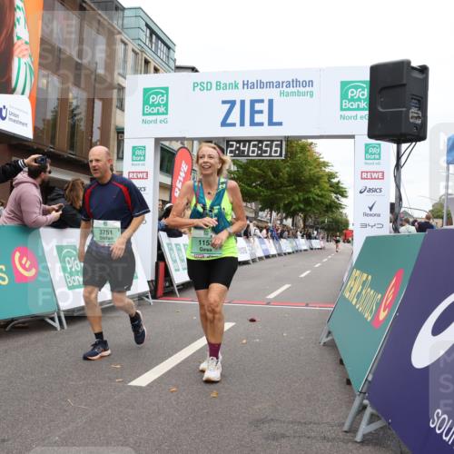 21.09.2025 - PSD Bank Halbmarathon Strokosch-Dieckow http://msf.ph/oto/8938307 21.09.2025 12:46:19 Ziel 1153, 3589, 3751 meine-sportfotos.de