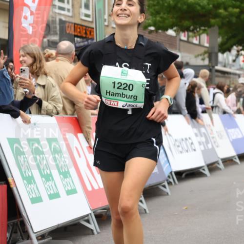 21.09.2025 - PSD Bank Halbmarathon Strokosch-Dieckow http://msf.ph/oto/8938312 21.09.2025 12:46:34 Ziel 1220 meine-sportfotos.de