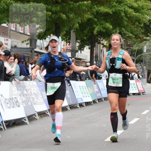 21.09.2025 - PSD Bank Halbmarathon Strokosch-Dieckow http://msf.ph/oto/8938332 21.09.2025 12:47:17 Ziel 3420, 3421 meine-sportfotos.de