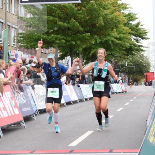 21.09.2025 - PSD Bank Halbmarathon Strokosch-Dieckow http://msf.ph/oto/8938334 21.09.2025 12:47:18 Ziel 3420, 3421 meine-sportfotos.de