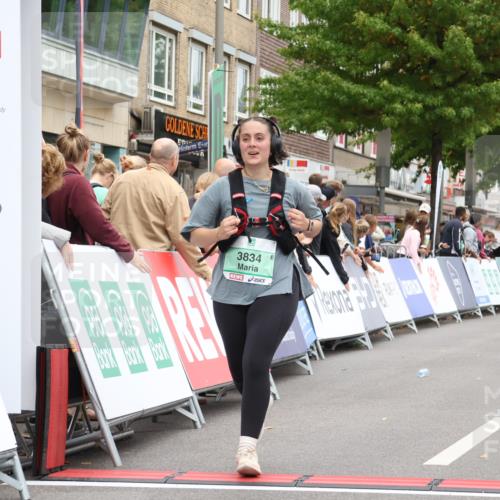 21.09.2025 - PSD Bank Halbmarathon Strokosch-Dieckow http://msf.ph/oto/8938366 21.09.2025 12:48:48 Ziel 3830, 3834 meine-sportfotos.de