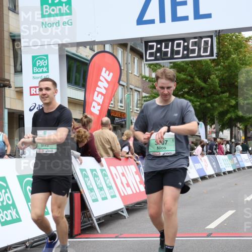 21.09.2025 - PSD Bank Halbmarathon Strokosch-Dieckow http://msf.ph/oto/8938386 21.09.2025 12:49:14 Ziel 3452, 3608, 3707 meine-sportfotos.de