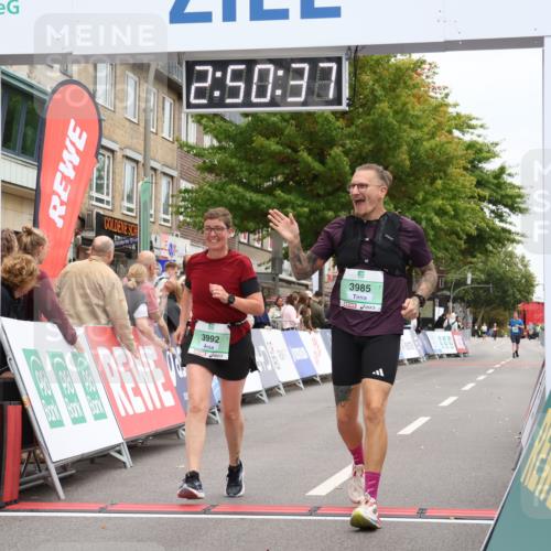 21.09.2025 - PSD Bank Halbmarathon Strokosch-Dieckow http://msf.ph/oto/8938420 21.09.2025 12:50:01 Ziel 3303, 3985, 3992 meine-sportfotos.de