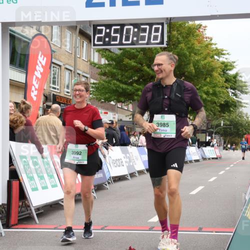 21.09.2025 - PSD Bank Halbmarathon Strokosch-Dieckow http://msf.ph/oto/8938422 21.09.2025 12:50:02 Ziel 1865, 3303, 3985, 3992 meine-sportfotos.de