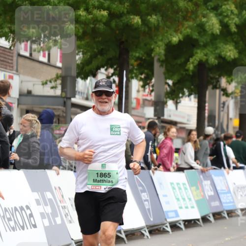21.09.2025 - PSD Bank Halbmarathon Strokosch-Dieckow http://msf.ph/oto/8938424 21.09.2025 12:50:04 Ziel 1865, 3985, 3992 meine-sportfotos.de