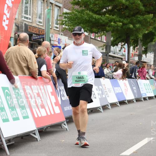 21.09.2025 - PSD Bank Halbmarathon Strokosch-Dieckow http://msf.ph/oto/8938426 21.09.2025 12:50:06 Ziel 1865, 3985, 3992 meine-sportfotos.de