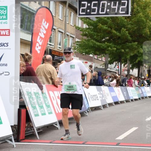 21.09.2025 - PSD Bank Halbmarathon Strokosch-Dieckow http://msf.ph/oto/8938427 21.09.2025 12:50:06 Ziel 1865, 3985, 3992 meine-sportfotos.de