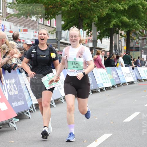 21.09.2025 - PSD Bank Halbmarathon Strokosch-Dieckow http://msf.ph/oto/8938462 21.09.2025 12:51:43 Ziel 1381, 3891 meine-sportfotos.de