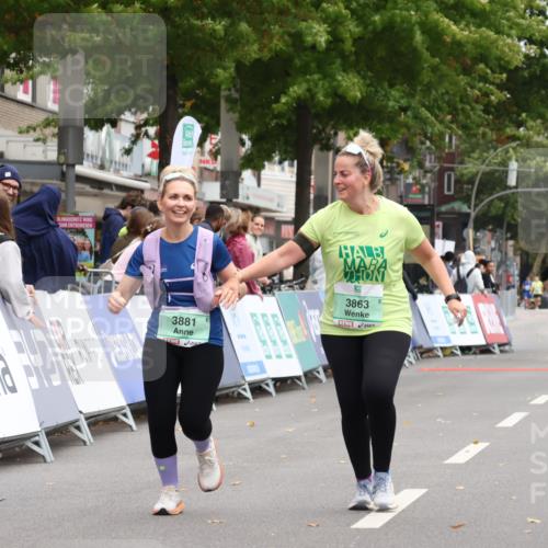 21.09.2025 - PSD Bank Halbmarathon Strokosch-Dieckow http://msf.ph/oto/8938512 21.09.2025 12:53:09 Ziel 3384, 3427, 3863, 3881 meine-sportfotos.de