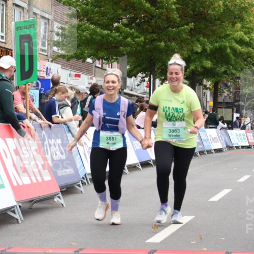 21.09.2025 - PSD Bank Halbmarathon Strokosch-Dieckow http://msf.ph/oto/8938516 21.09.2025 12:53:11 Ziel 3384, 3427, 3863, 3881 meine-sportfotos.de
