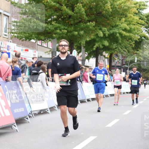 21.09.2025 - PSD Bank Halbmarathon Strokosch-Dieckow http://msf.ph/oto/8938565 21.09.2025 12:54:35 Ziel 3804, 3805 meine-sportfotos.de