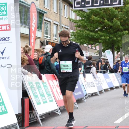 21.09.2025 - PSD Bank Halbmarathon Strokosch-Dieckow http://msf.ph/oto/8938569 21.09.2025 12:54:37 Ziel 1274, 3804, 3805 meine-sportfotos.de