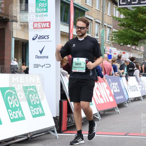 21.09.2025 - PSD Bank Halbmarathon Strokosch-Dieckow http://msf.ph/oto/8938571 21.09.2025 12:54:38 Ziel 1274, 3804, 3805 meine-sportfotos.de