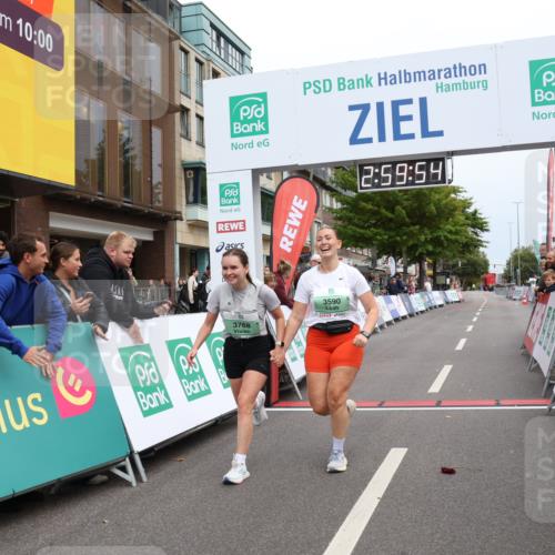 21.09.2025 - PSD Bank Halbmarathon Strokosch-Dieckow http://msf.ph/oto/8938643 21.09.2025 12:59:17 Ziel 3590, 3768 meine-sportfotos.de