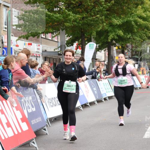 21.09.2025 - PSD Bank Halbmarathon Strokosch-Dieckow http://msf.ph/oto/8938683 21.09.2025 13:02:58 Ziel 1048, 1559, 3867 meine-sportfotos.de