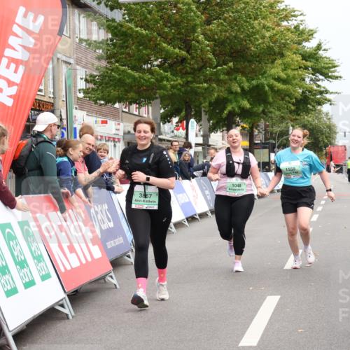 21.09.2025 - PSD Bank Halbmarathon Strokosch-Dieckow http://msf.ph/oto/8938685 21.09.2025 13:02:59 Ziel 1048, 1559, 3867 meine-sportfotos.de