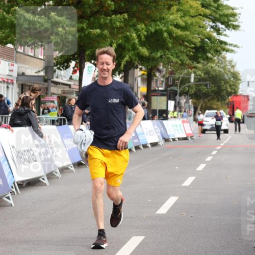 21.09.2025 - PSD Bank Halbmarathon Strokosch-Dieckow http://msf.ph/oto/8938759 21.09.2025 13:07:13 Ziel 3810 meine-sportfotos.de