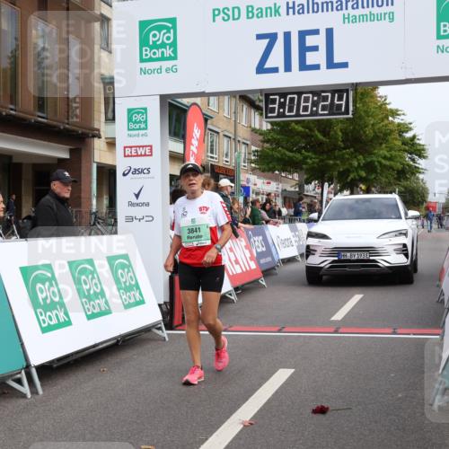 21.09.2025 - PSD Bank Halbmarathon Strokosch-Dieckow http://msf.ph/oto/8938780 21.09.2025 13:07:47 Ziel 3613, 3841 meine-sportfotos.de